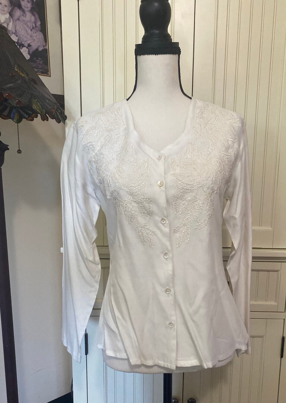 Vintage Pier 1 Imports white embroidered blouse, size small